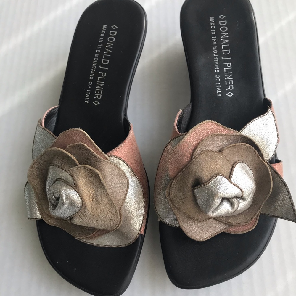 Donald J Pilner Sandals